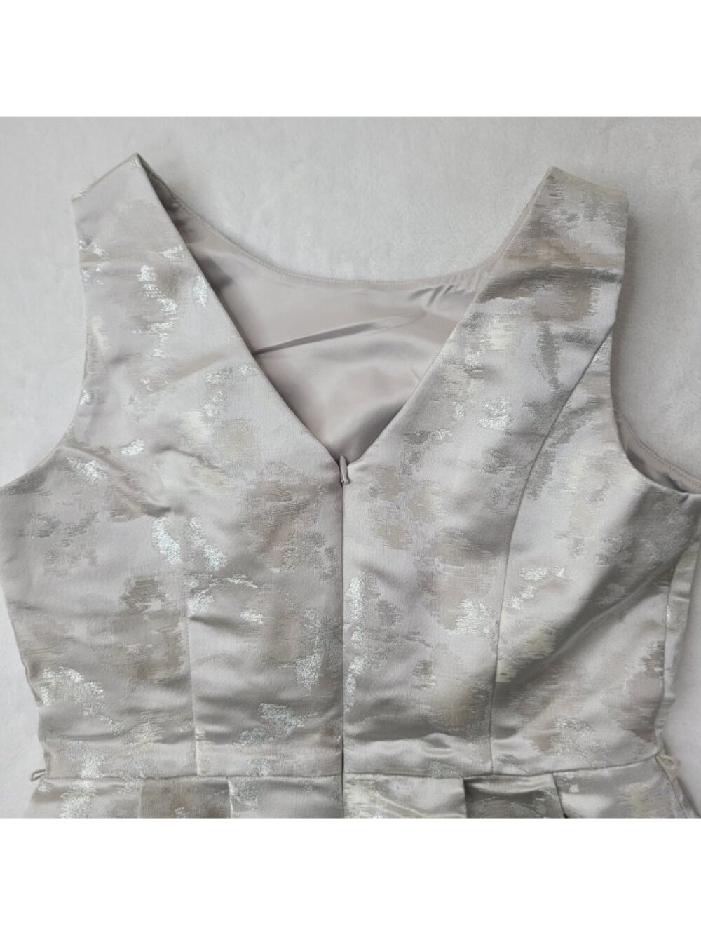 White House Black Market Women's Sleeveless Silver Jacquard Dress Size 4P - Picture 6 of 12